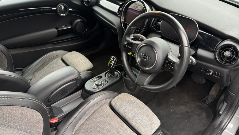 MINI Hatchback 135kW Cooper S Level 2 33kWh 3dr Auto Electric Hatchback